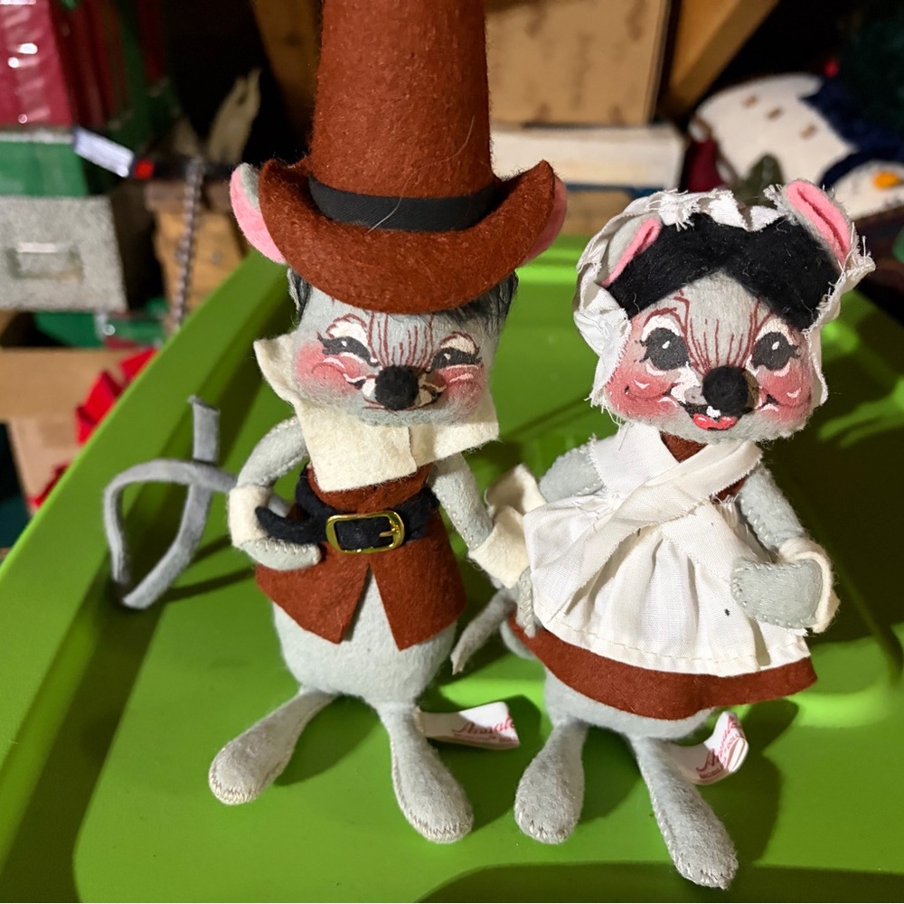 Thanksgiving pilgrim Annalee Mr and Mrs Mouse.